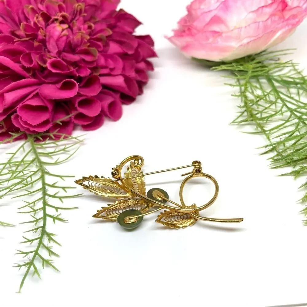 VINTAGE⚜️FILIGREE Jade Look Golden Leaves Cabochon Brooch